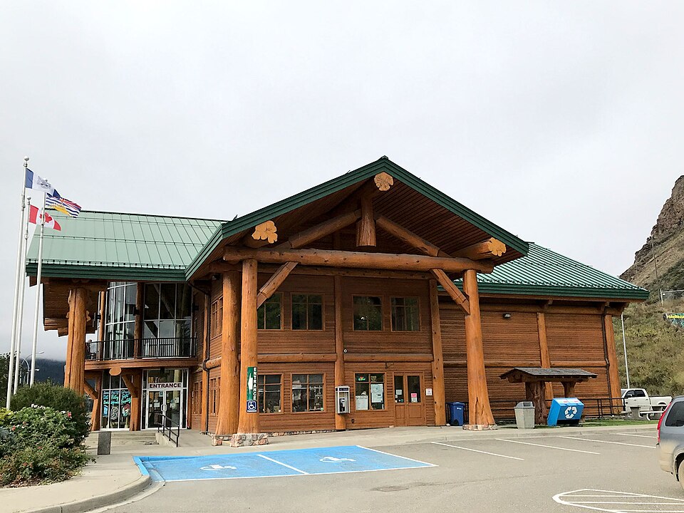 The Williams Lake Visitor Center (48760577877)