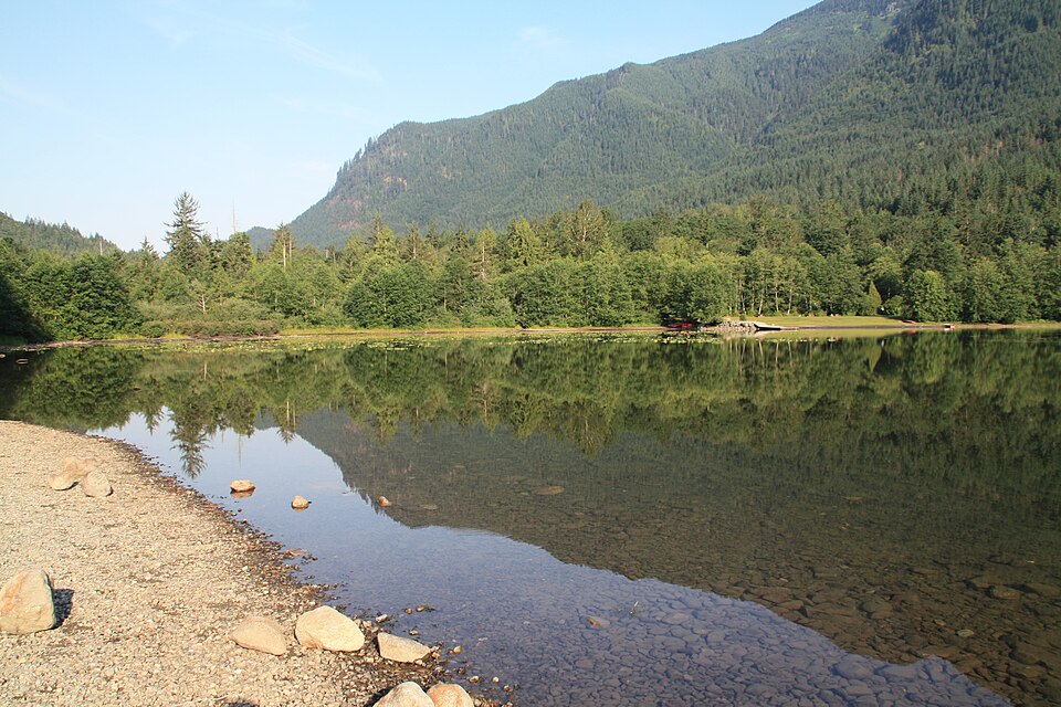 Deer Lake in the morning of 27 July 2009 - panoramio