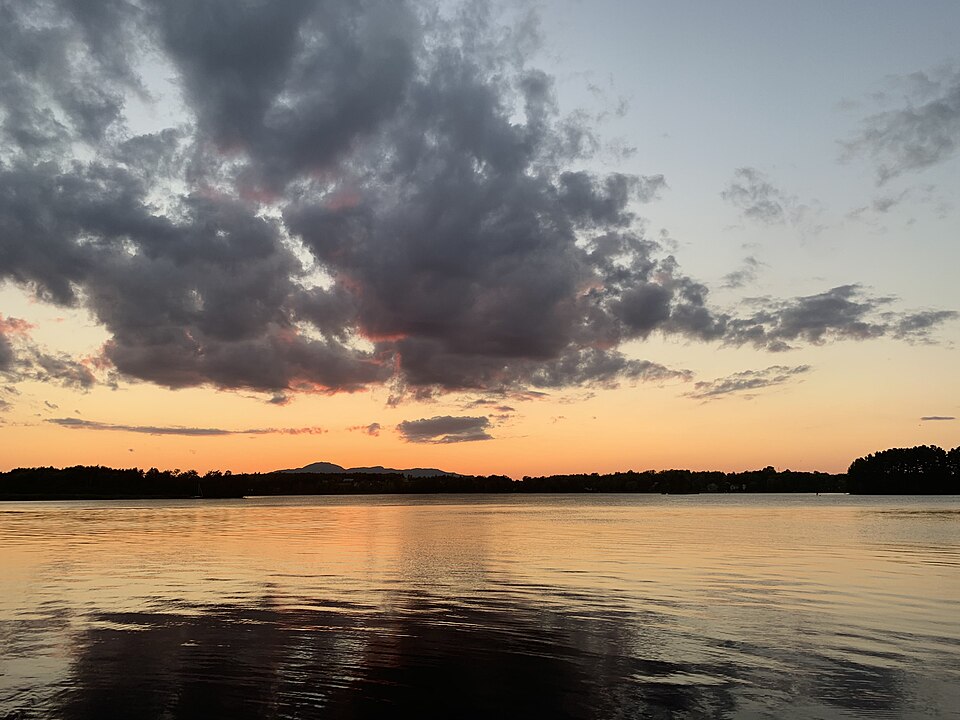 Lac Magog le soir