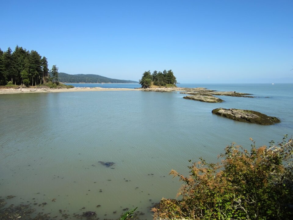 Dionisio Point Provincial Park (7743625336)