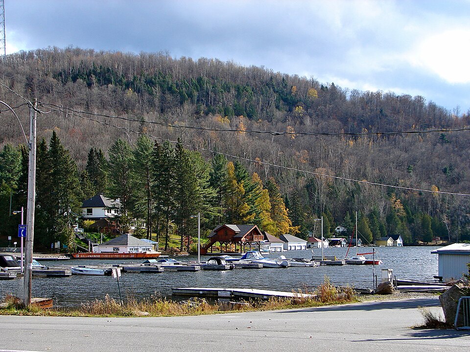 Lac-des-Seize Iles QC