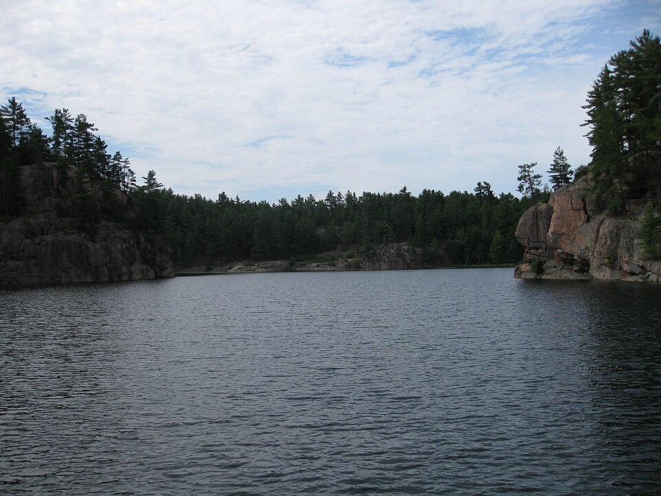 Canoe lesson, George Lake (3882235749)