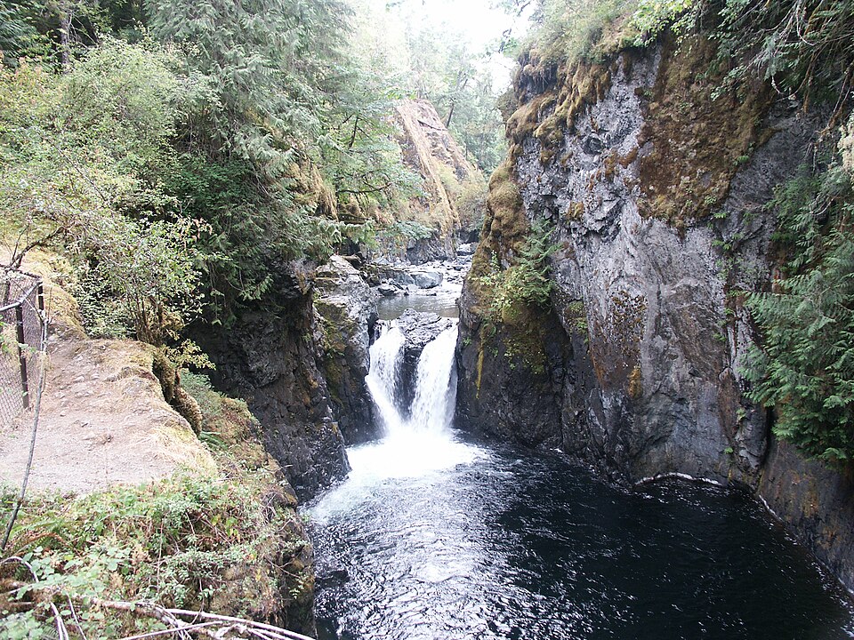 Englishmen-river-falls2