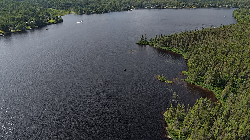 Lac Goth, Saint-Félix-d'Otis, Québec, Canada 12