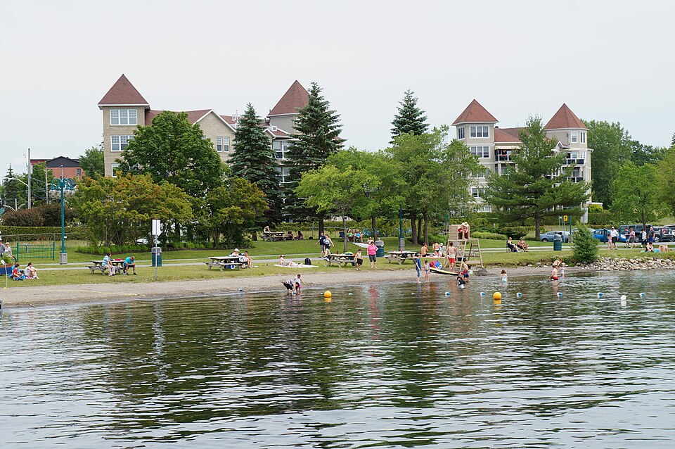 Bord du Lac Memphrémagog - panoramio
