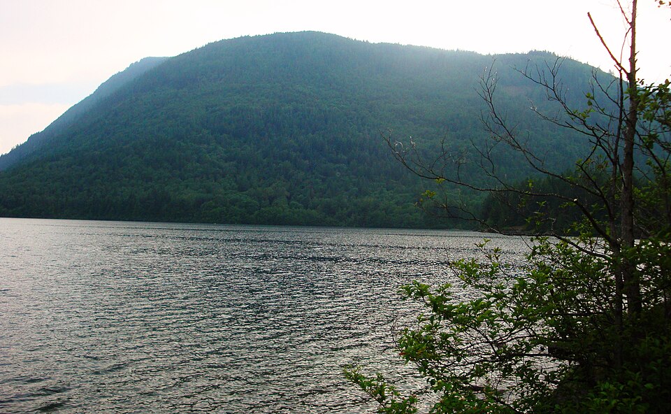 Beautiful Hicks Lake
