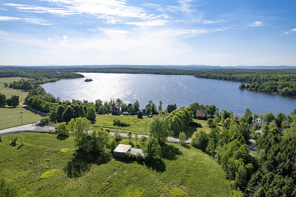 Petit lac Lambton