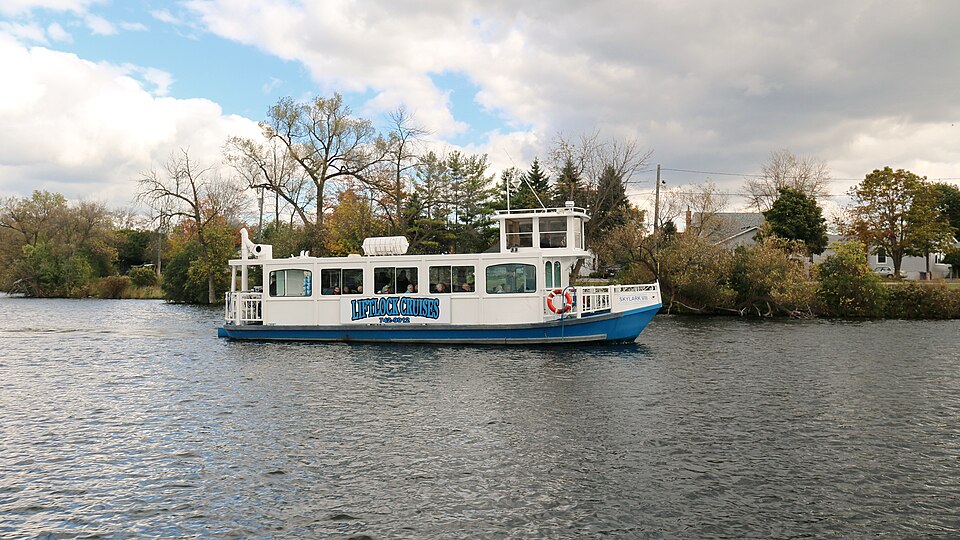 Little Lake, Peterborough (502467) (15997189494)