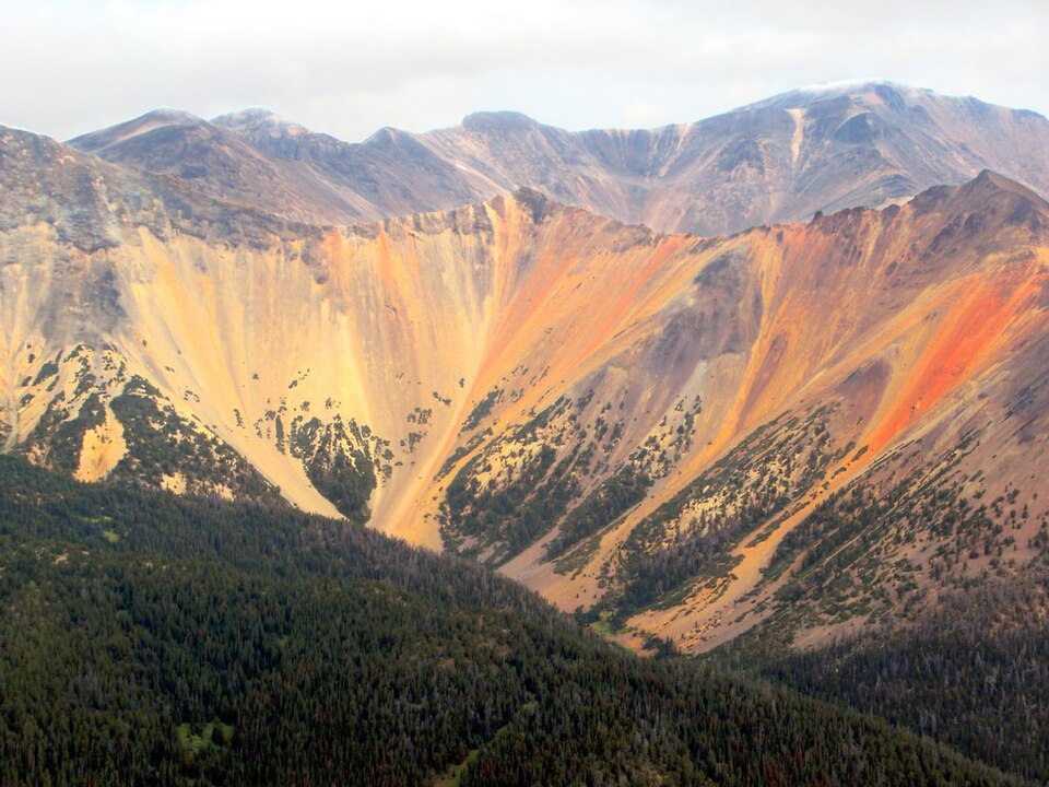 Tweedsmuir South Rainbow Range