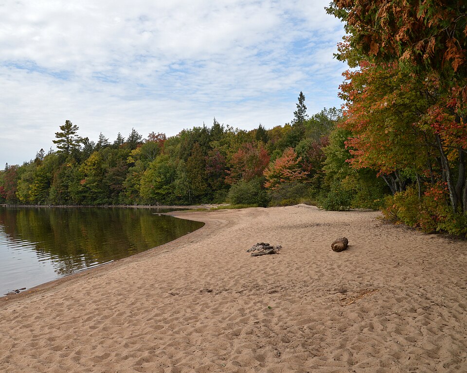 Beach at North Tea Lake - Algonquin Provincial Park 2019-09-20