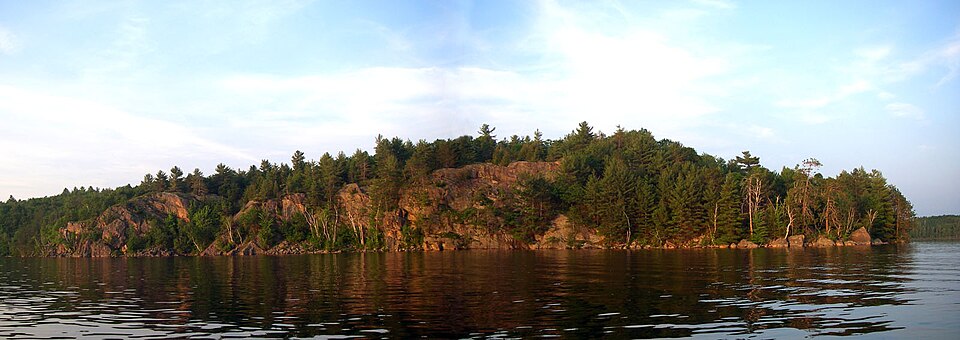 Anstruther Lake - panoramio