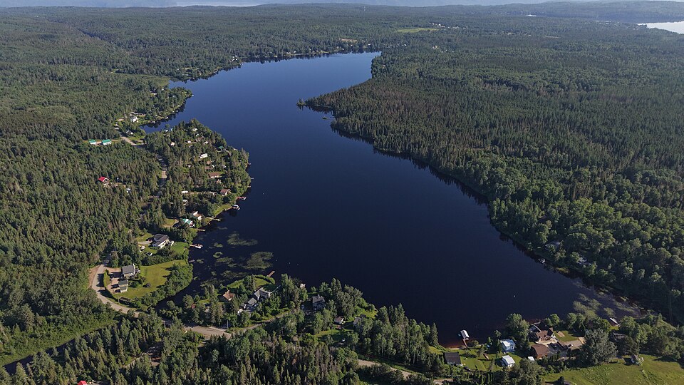 Lac Goth, Saint-Félix-d'Otis, Québec, Canada 10