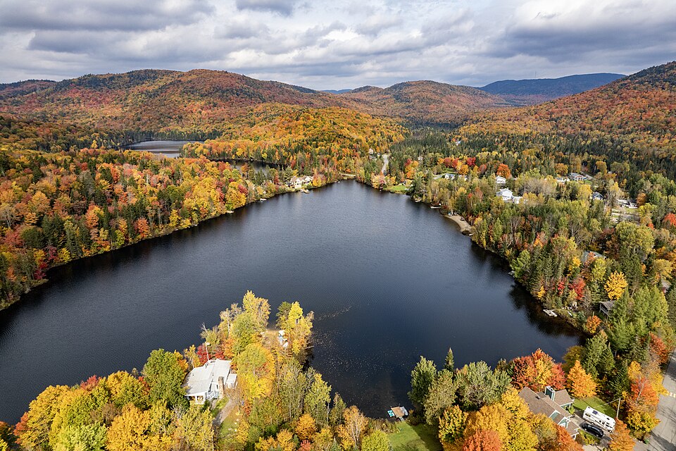 Vue aérienne - Lac Bleu (Lac-Beauport) 2