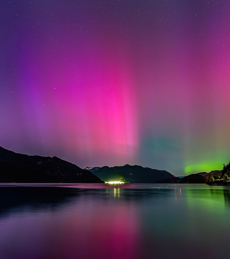 Aurora at Porteau Cove (54067211567)