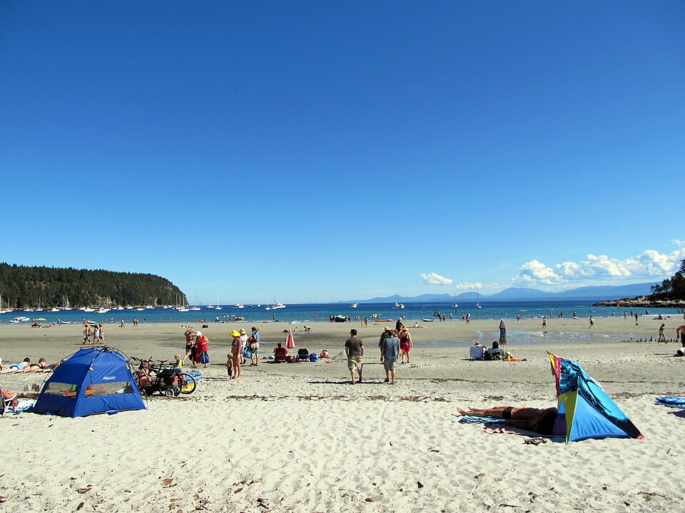 Big Tribune Bay Beach (11430753553)